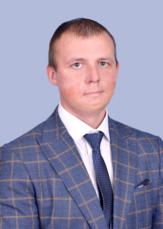 Смольняков Денис Сергеевич.